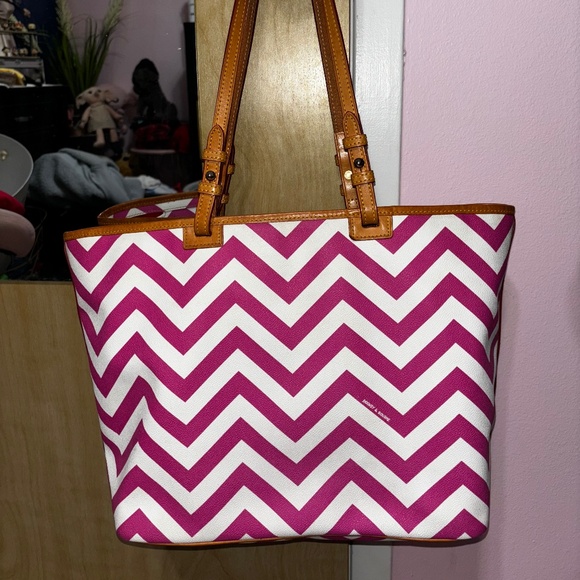 Dooney & Bourke pink, white chevron print shoulder bag, tote - Picture 2 of 5